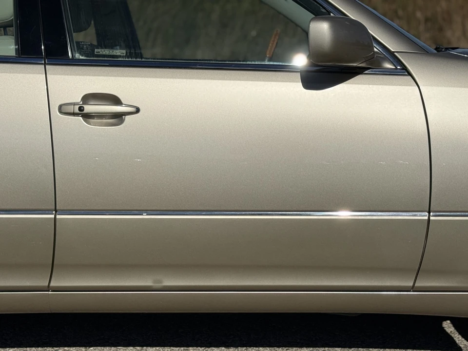 2004 Lexus LS 3rd Gen - Image 28 of 31