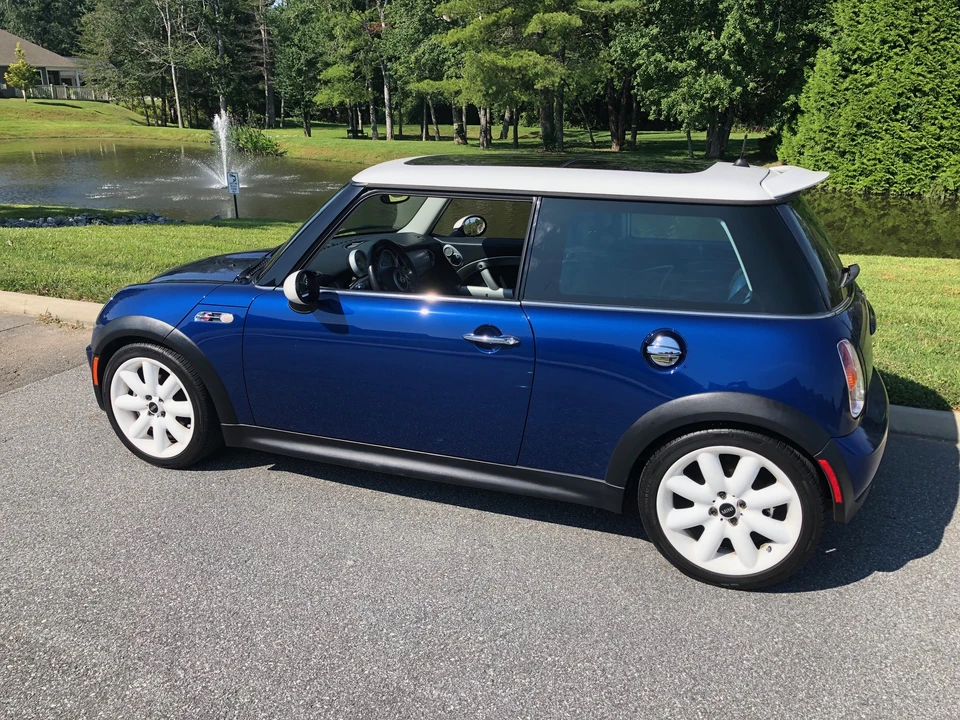 2004 Mini Mini Cooper S 1st Gen - Image 11 of 31