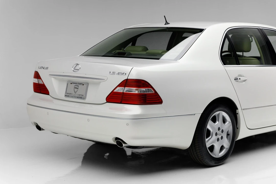 2005 Lexus LS 3rd Gen - Image 20 of 31