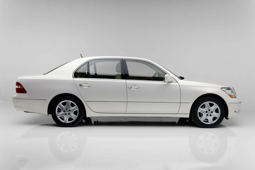 2005 Lexus LS 3rd Gen - Image 9 of 31