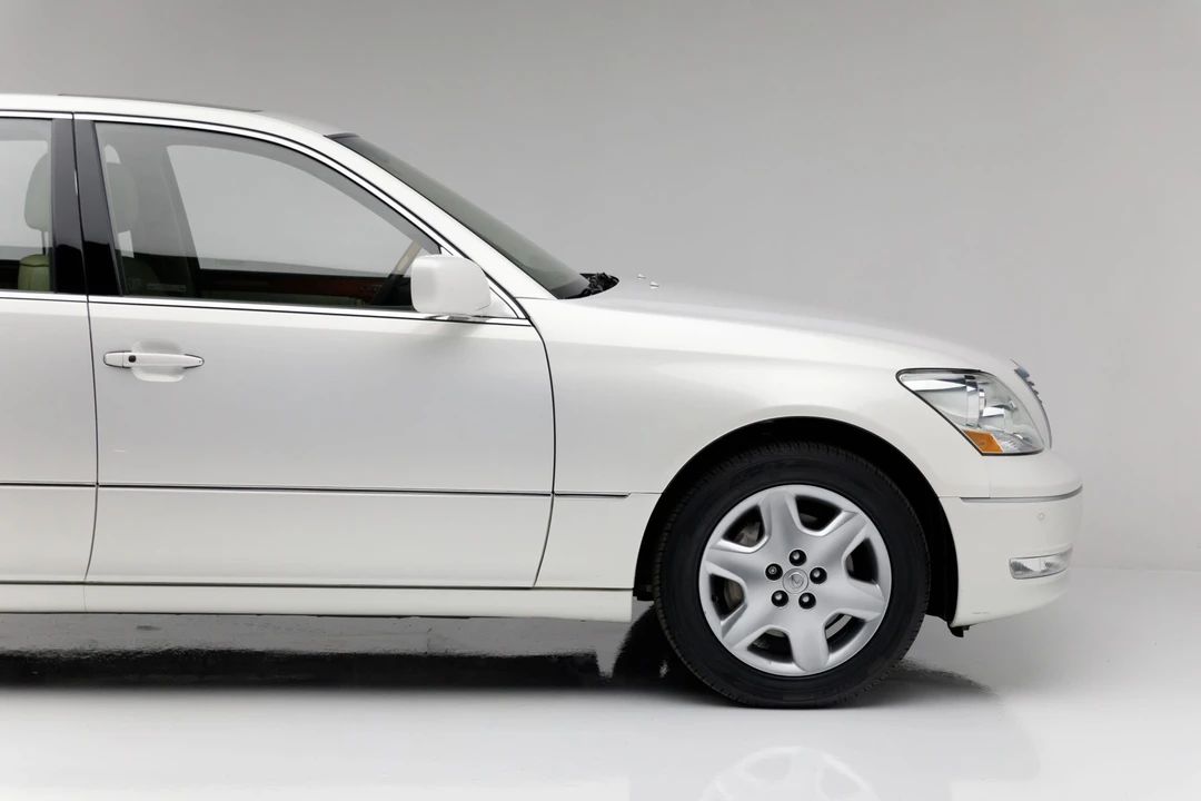 2005 Lexus LS 3rd Gen - Image 14 of 31