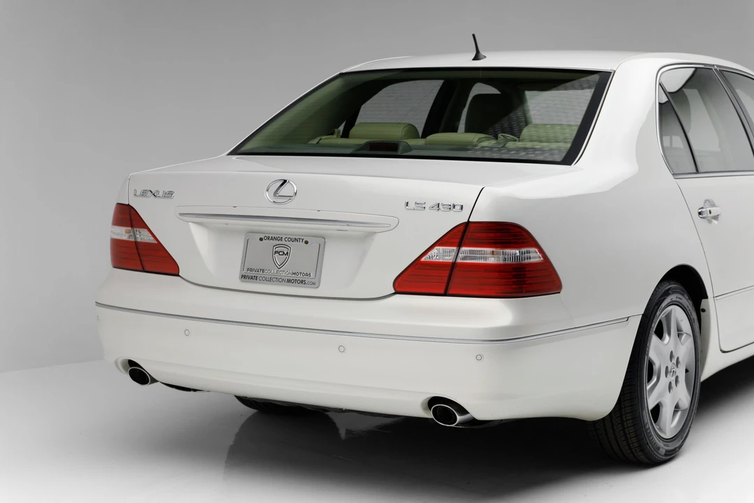 2005 Lexus LS 3rd Gen - Image 22 of 31