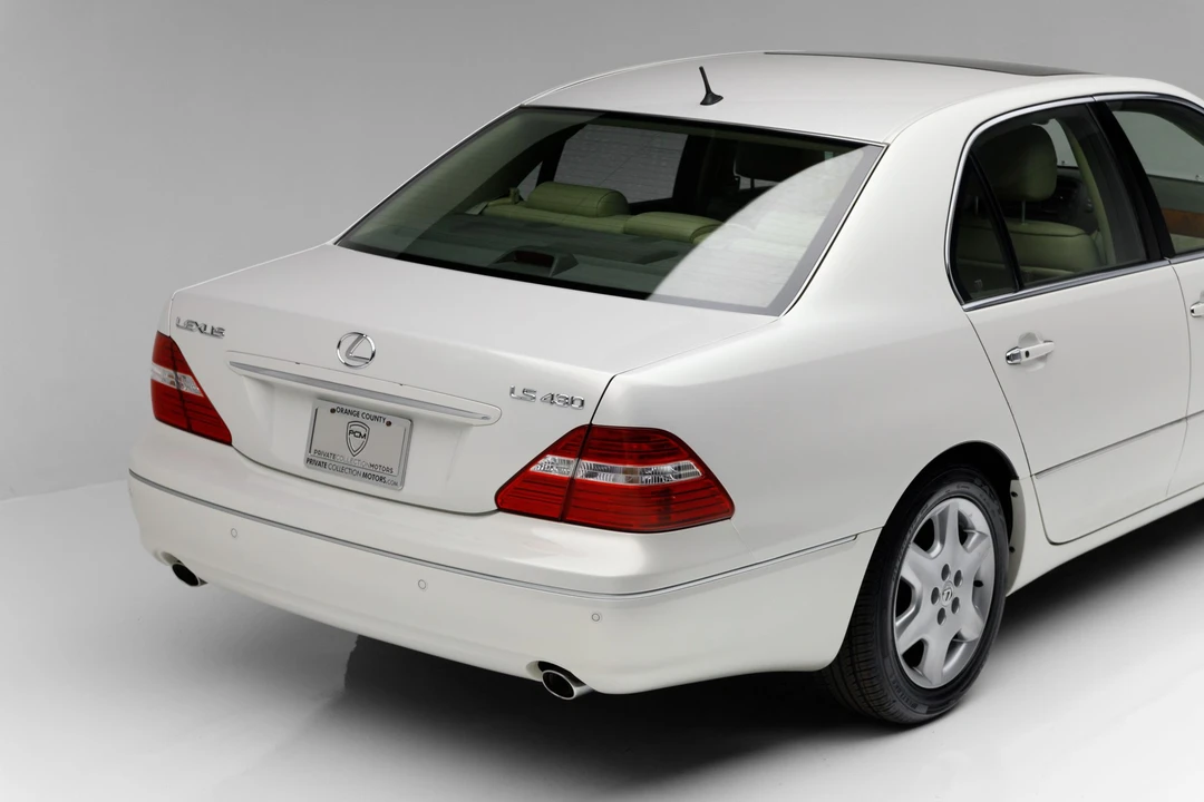 2005 Lexus LS 3rd Gen - Image 21 of 31