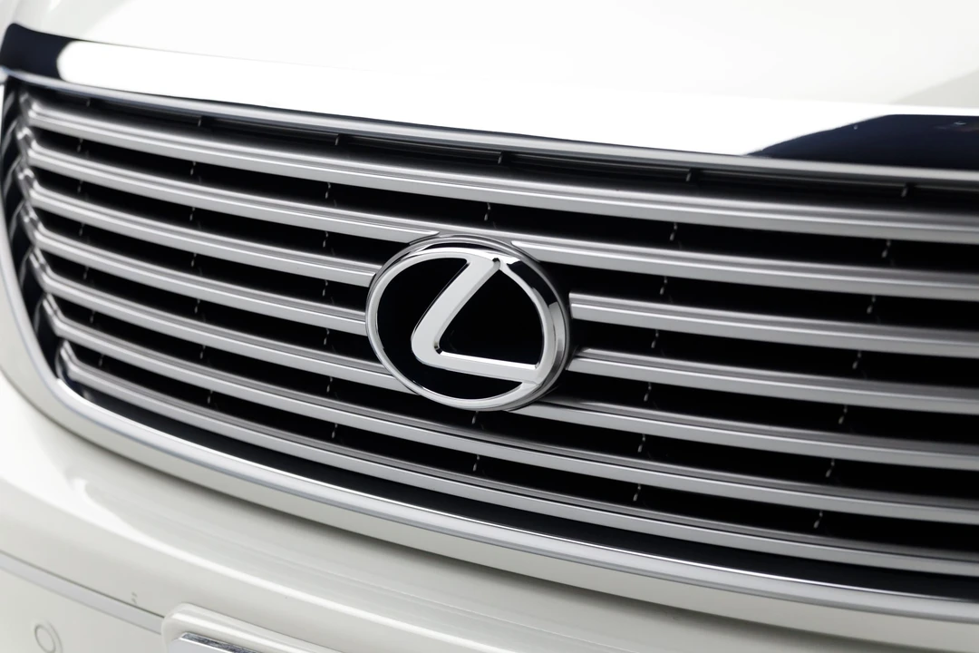 2005 Lexus LS 3rd Gen - Image 25 of 31