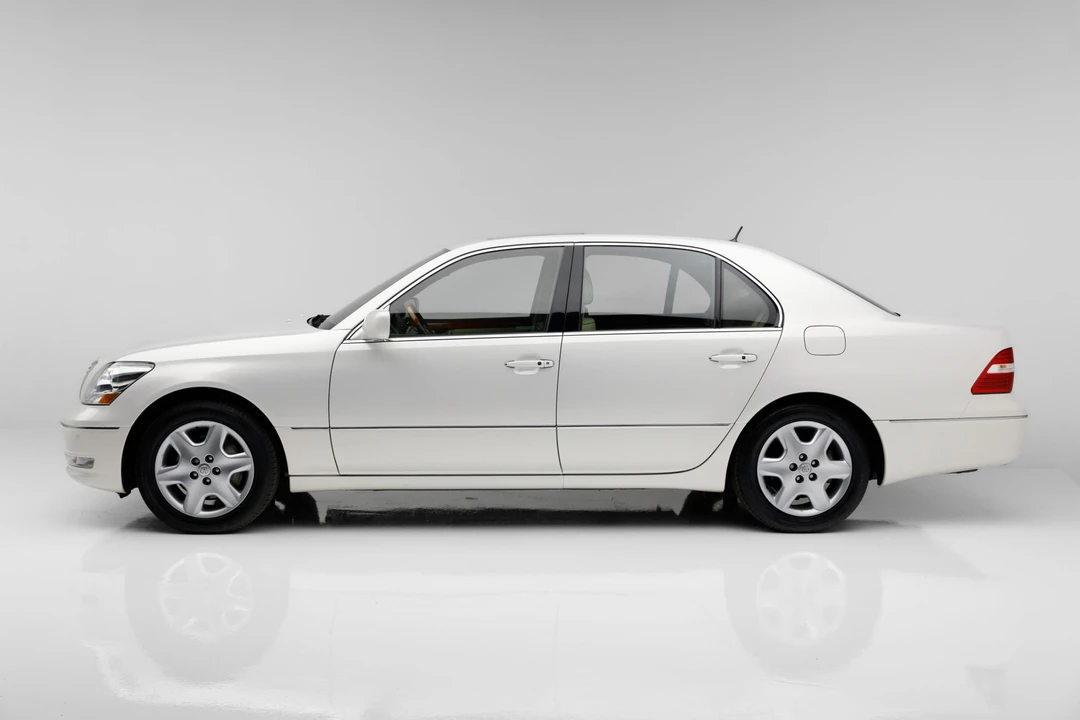 2005 Lexus LS 3rd Gen - Image 4 of 31