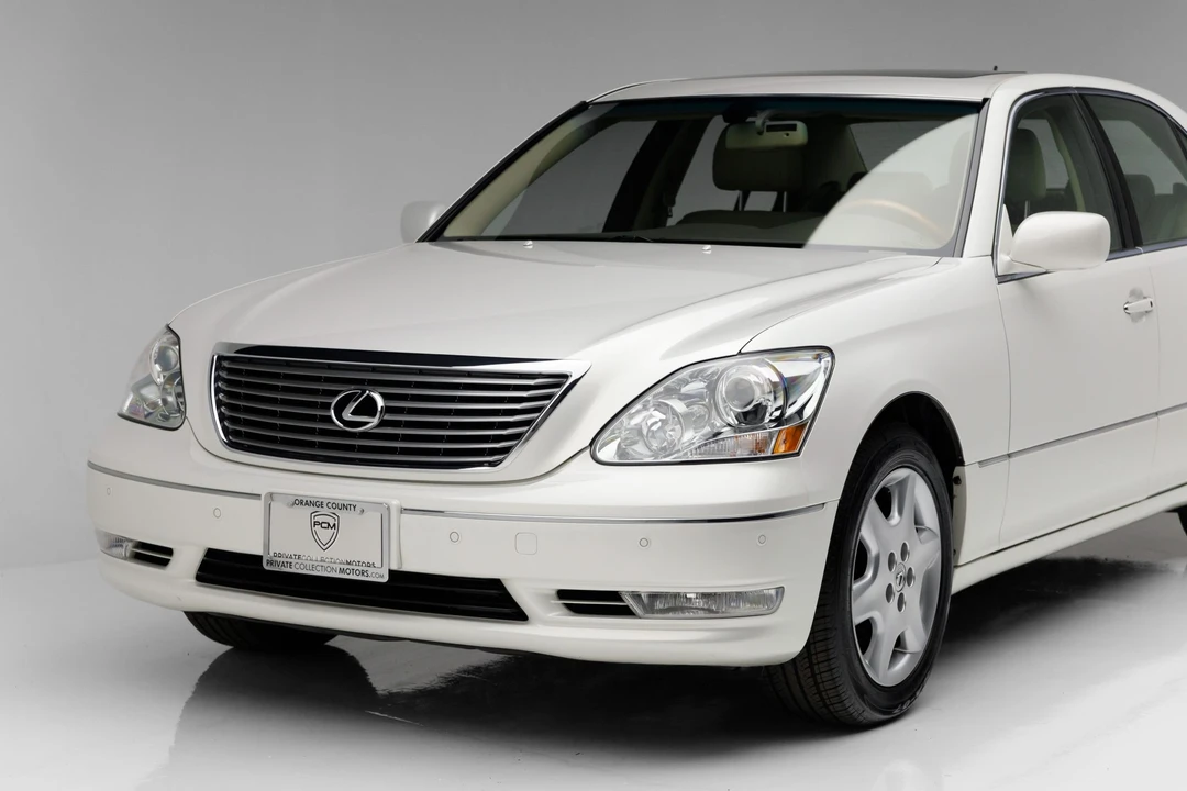 2005 Lexus LS 3rd Gen - Image 16 of 31