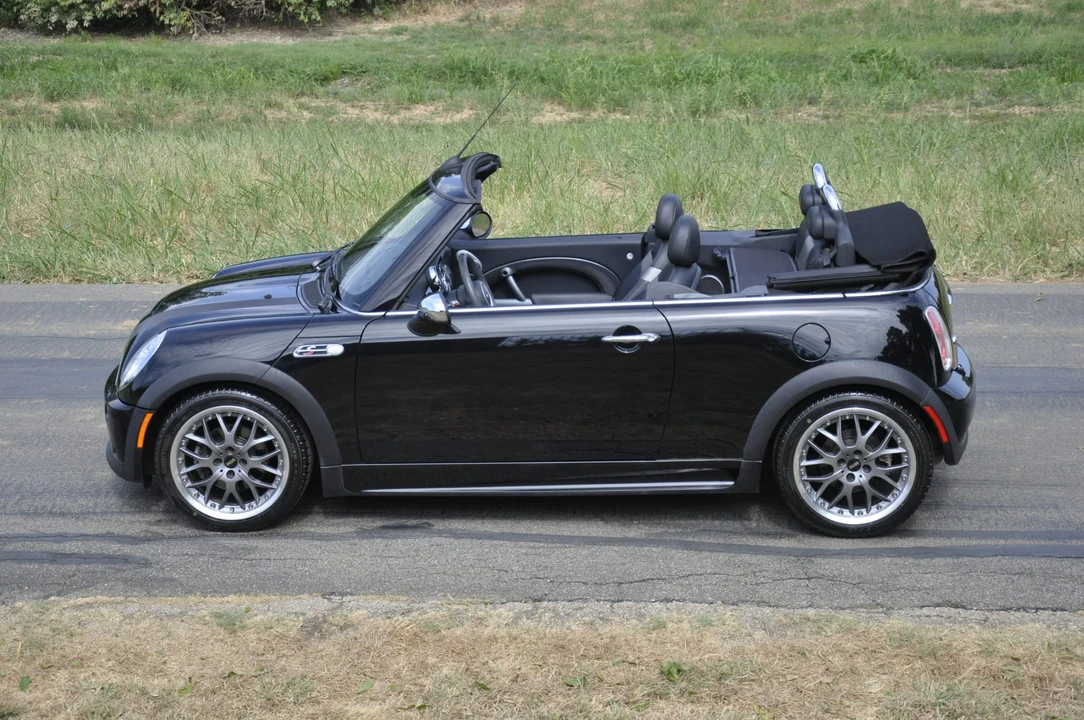 2005 Mini Mini Cooper S 1st Gen - Image 7 of 31