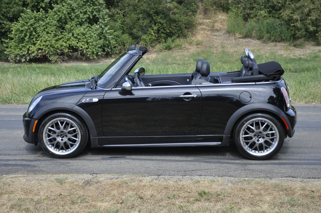 2005 Mini Mini Cooper S 1st Gen - Image 8 of 31