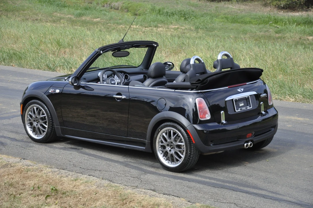 2005 Mini Mini Cooper S 1st Gen - Image 9 of 31