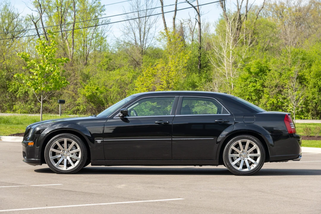 2006 Chrysler 300 (2005-2023) - Image 3 of 31