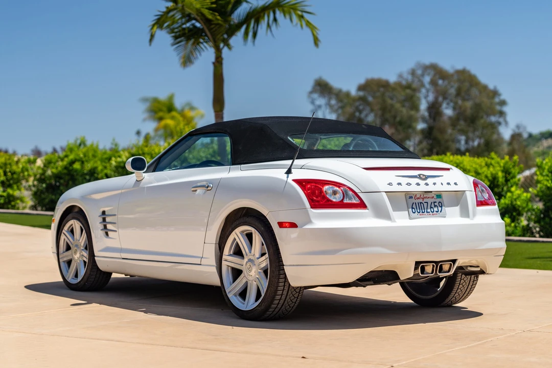 2006 Chrysler Crossfire - Image 11 of 31