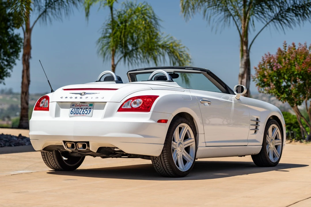 2006 Chrysler Crossfire - Image 5 of 31