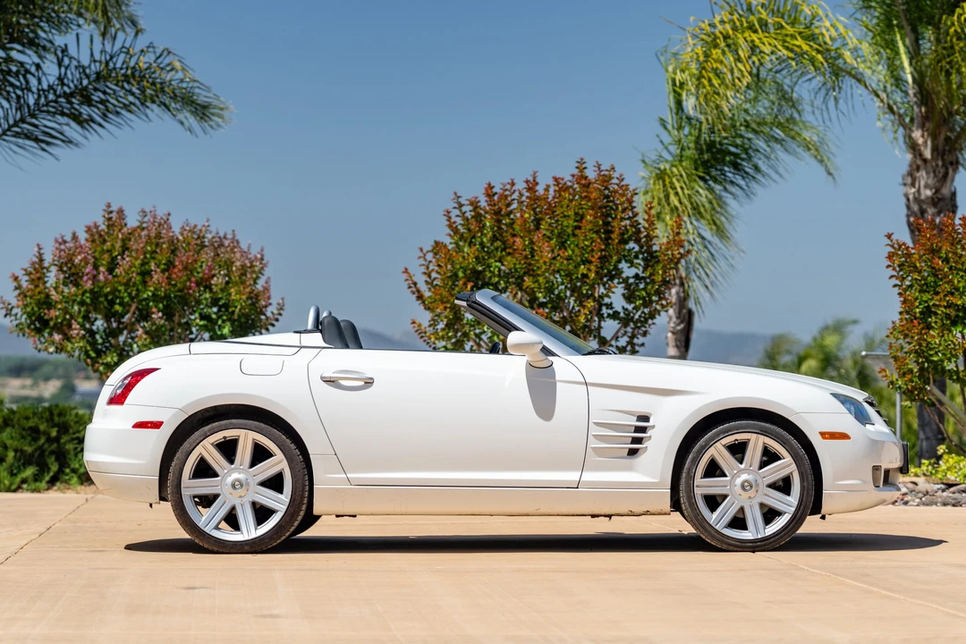 2006 Chrysler Crossfire - Image 6 of 31