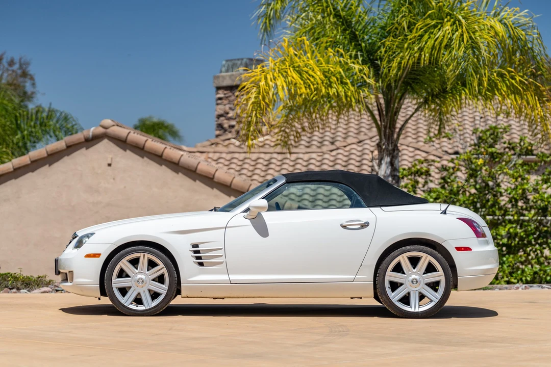 2006 Chrysler Crossfire - Image 10 of 31