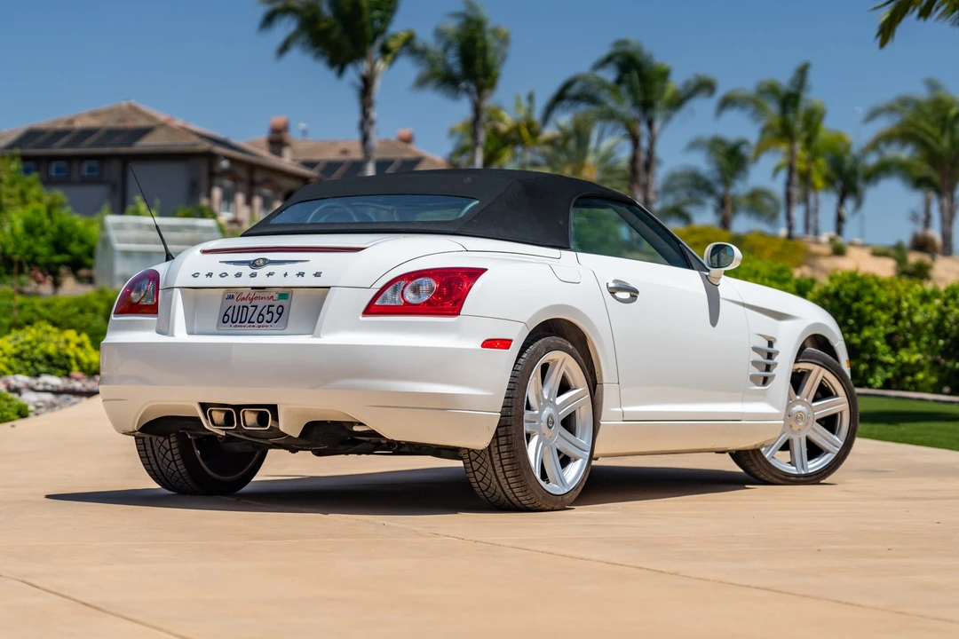 2006 Chrysler Crossfire - Image 13 of 31
