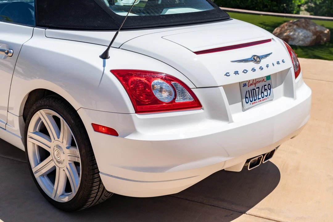 2006 Chrysler Crossfire - Image 18 of 31