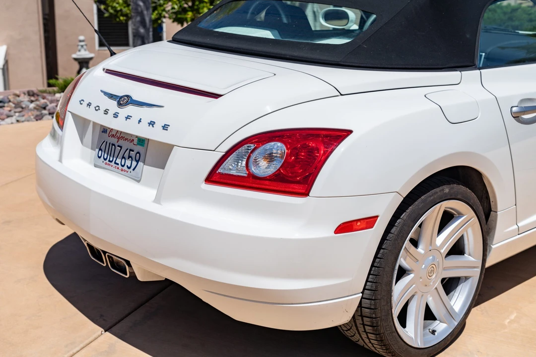 2006 Chrysler Crossfire - Image 19 of 31