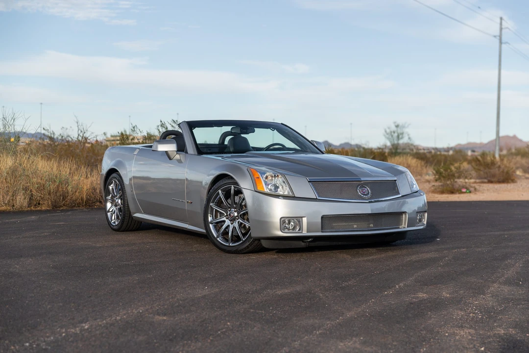 2007 Cadillac XLR-V - Image 5 of 31