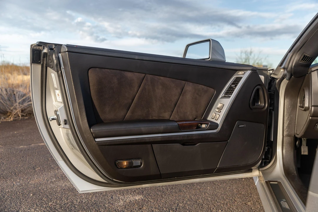 2007 Cadillac XLR-V - Image 27 of 31