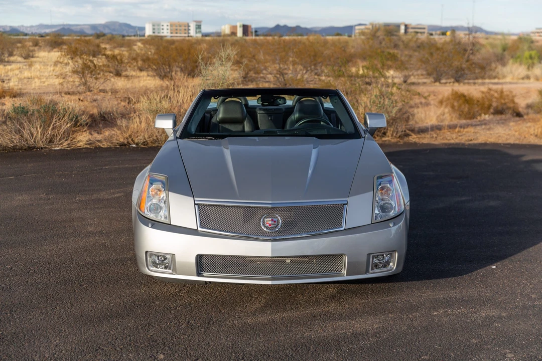 2007 Cadillac XLR-V - Image 8 of 31