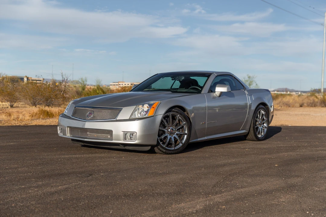 2007 Cadillac XLR-V - Image 13 of 31