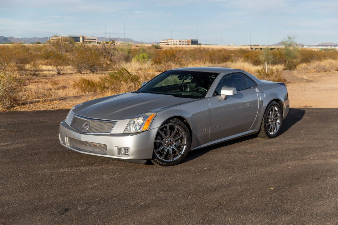 2007 Cadillac XLR-V - Image 12 of 31