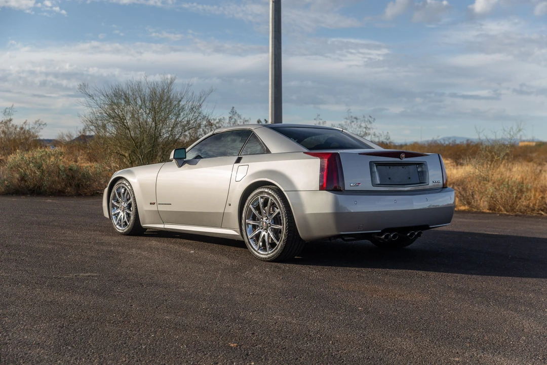 2007 Cadillac XLR-V - Image 16 of 31