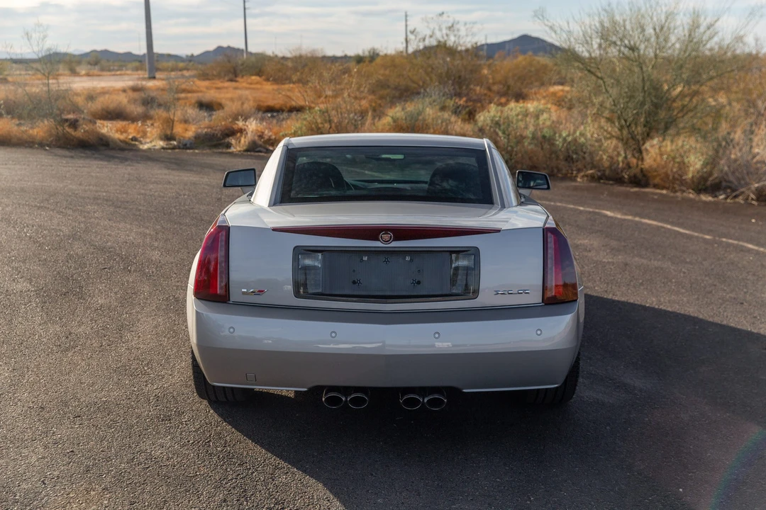 2007 Cadillac XLR-V - Image 18 of 31