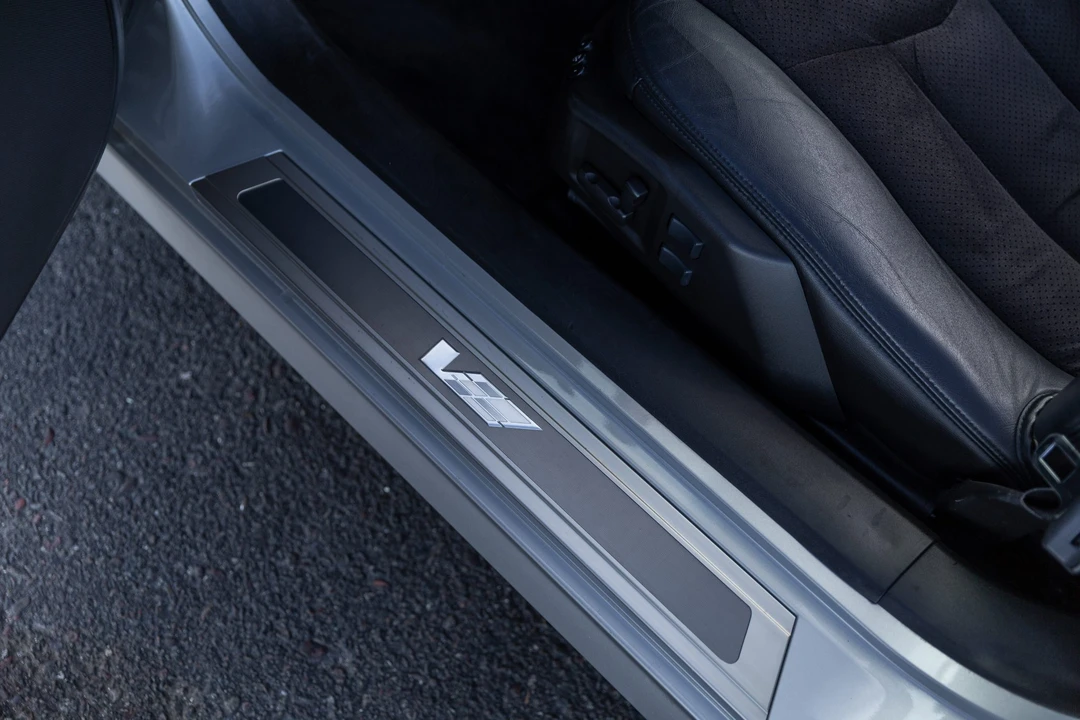 2007 Cadillac XLR-V - Image 28 of 31