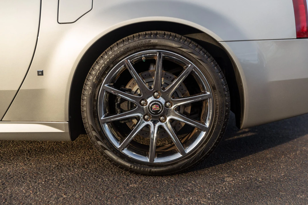 2007 Cadillac XLR-V - Image 24 of 31