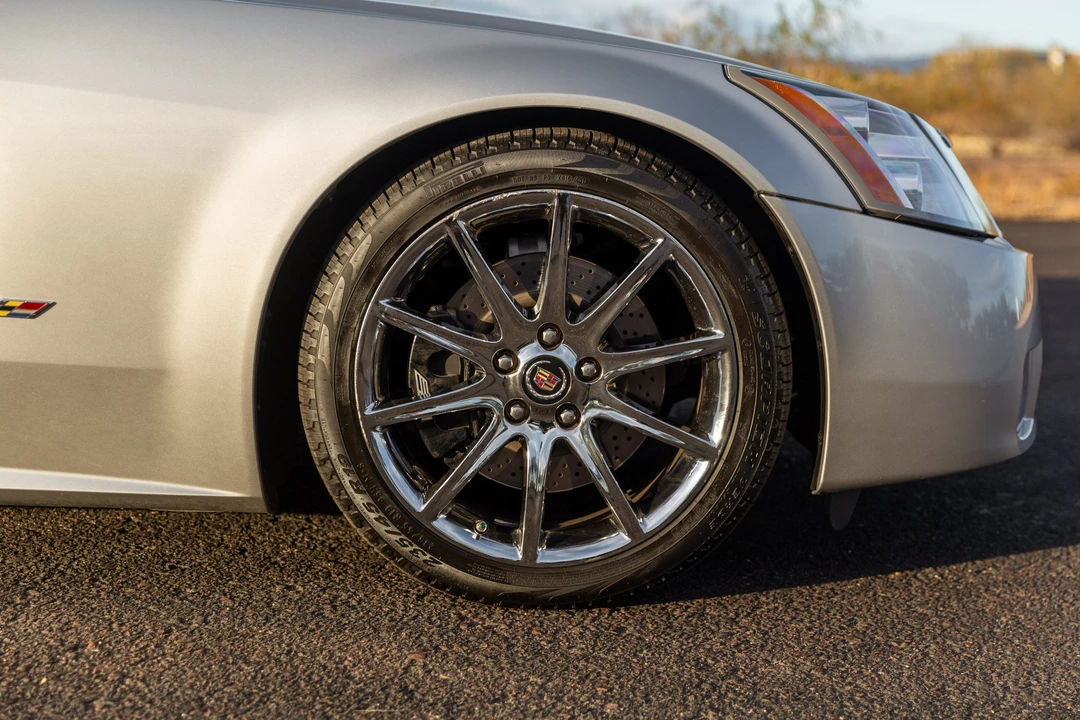 2007 Cadillac XLR-V - Image 25 of 31