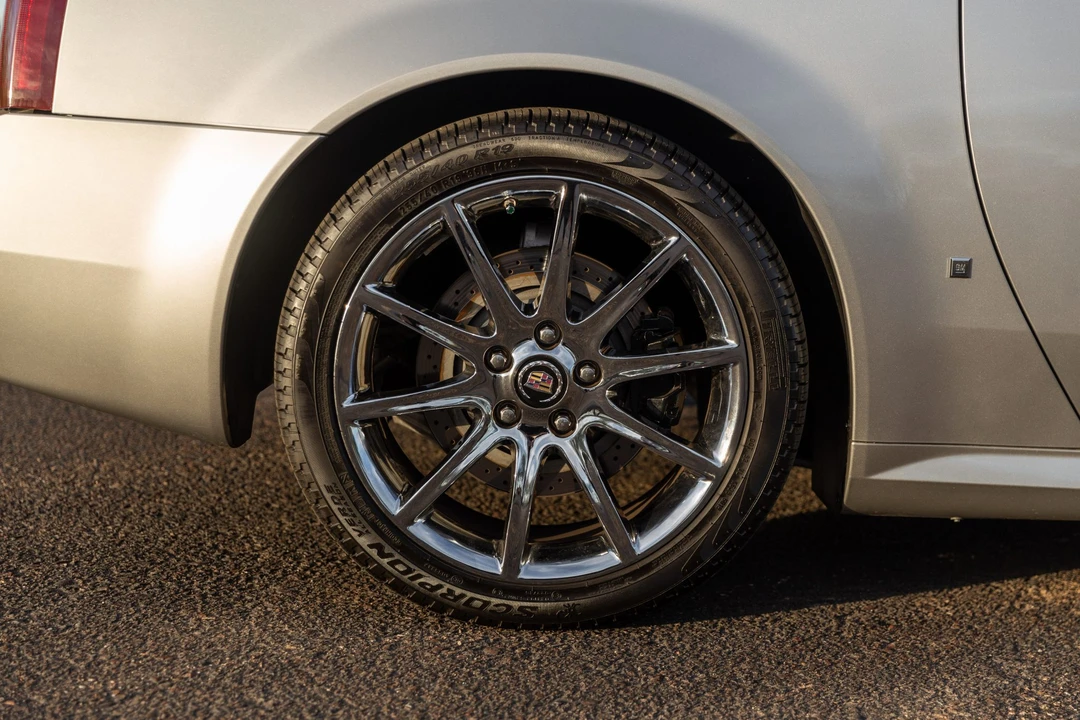 2007 Cadillac XLR-V - Image 26 of 31