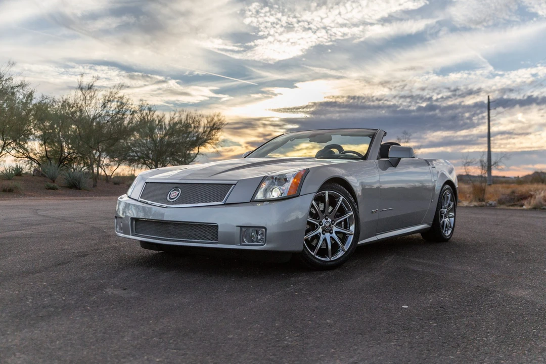 2007 Cadillac XLR-V - Image 11 of 31