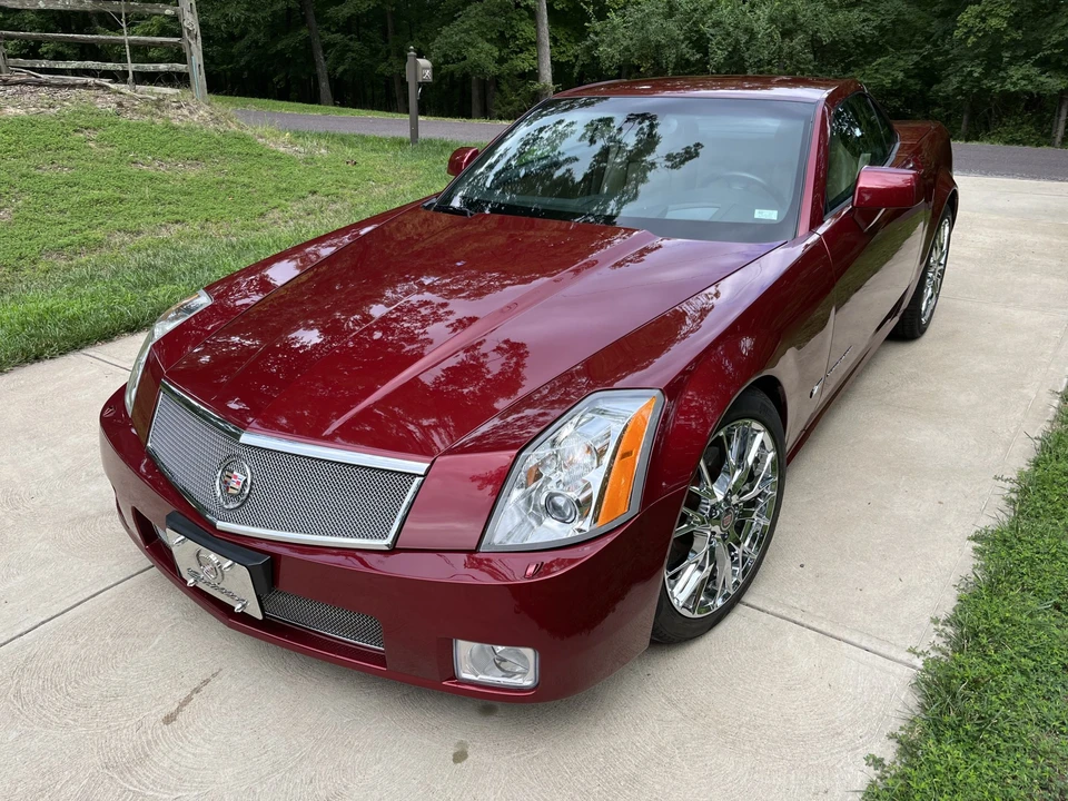 2007 Cadillac XLR-V - Image 16 of 31