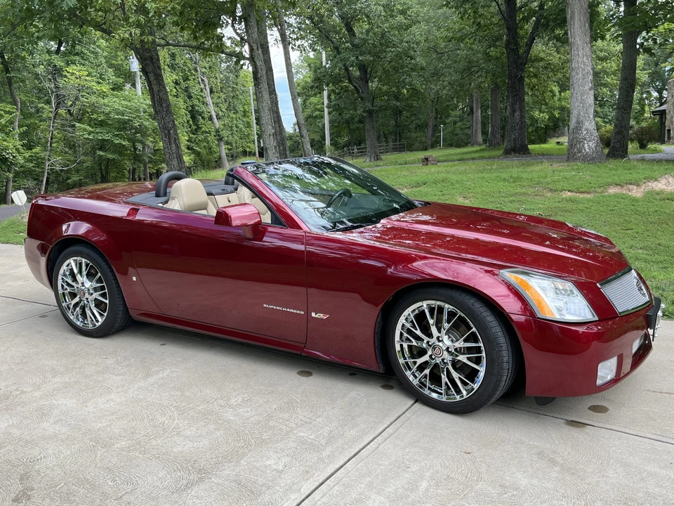 2007 Cadillac XLR-V - Image 14 of 31