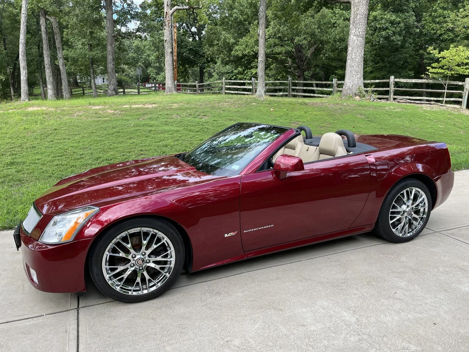 2007 Cadillac XLR-V - Image 7 of 31