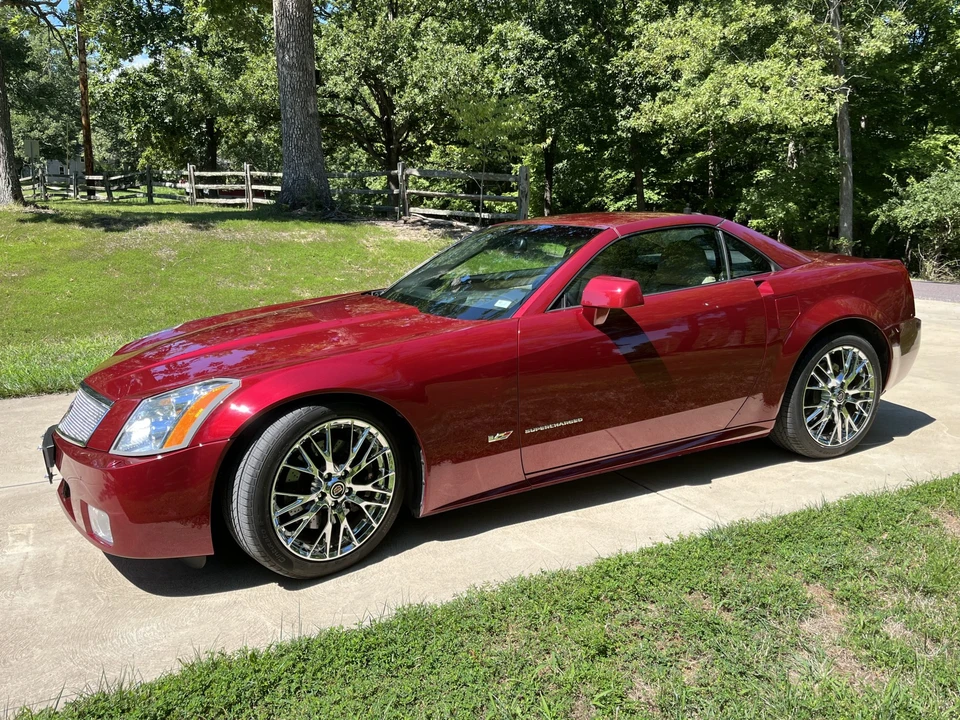 2007 Cadillac XLR-V - Image 17 of 31