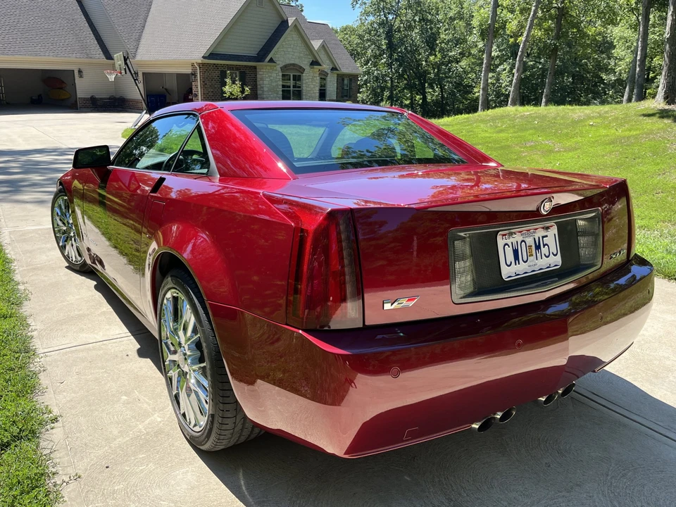 2007 Cadillac XLR-V - Image 19 of 31