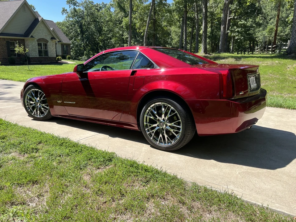 2007 Cadillac XLR-V - Image 18 of 31