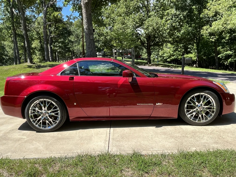 2007 Cadillac XLR-V - Image 22 of 31