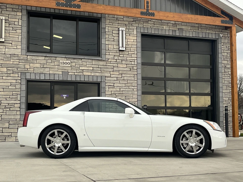 2008 Cadillac XLR - Image 4 of 31