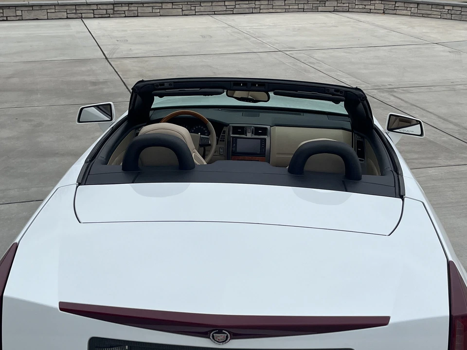 2008 Cadillac XLR - Image 16 of 31