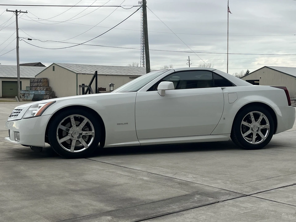 2008 Cadillac XLR - Image 9 of 31