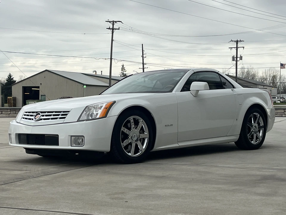 2008 Cadillac XLR - Image 8 of 31