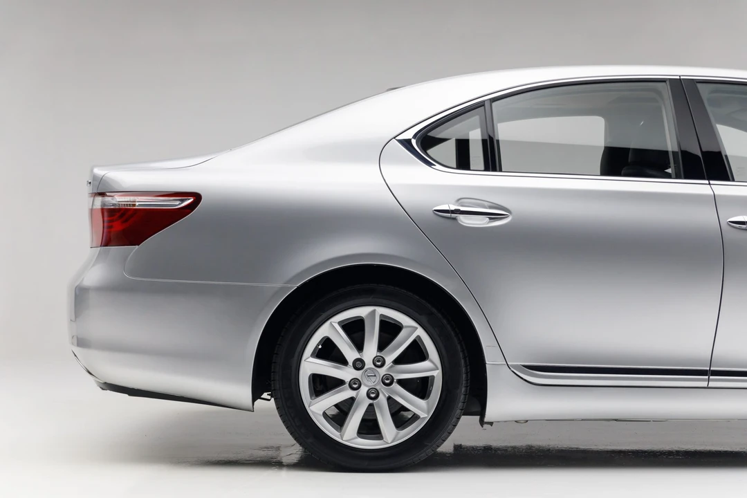 2008 Lexus LS 4th Gen - Image 14 of 31