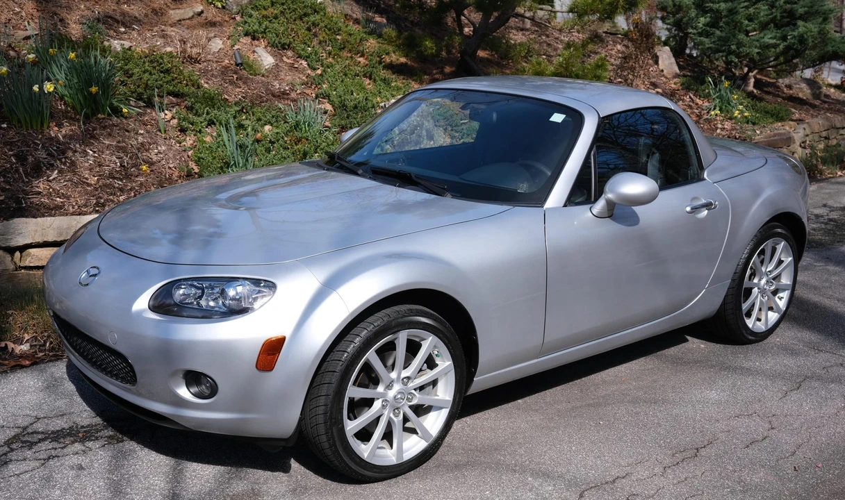 2008 Mazda NC MX-5 Miata - Image 2 of 31