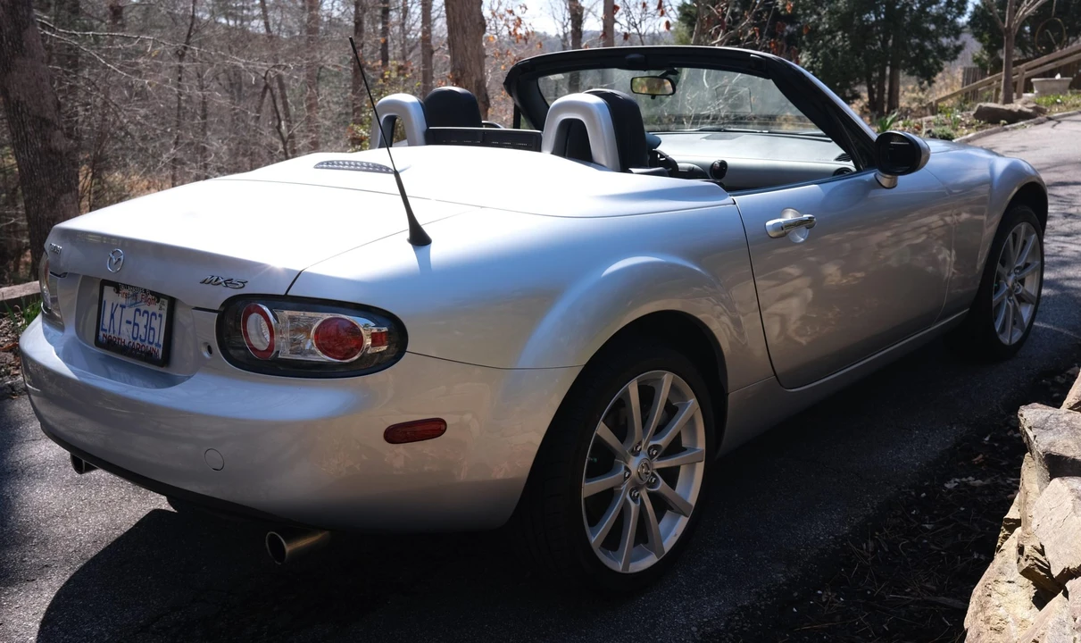 2008 Mazda NC MX-5 Miata - Image 21 of 31