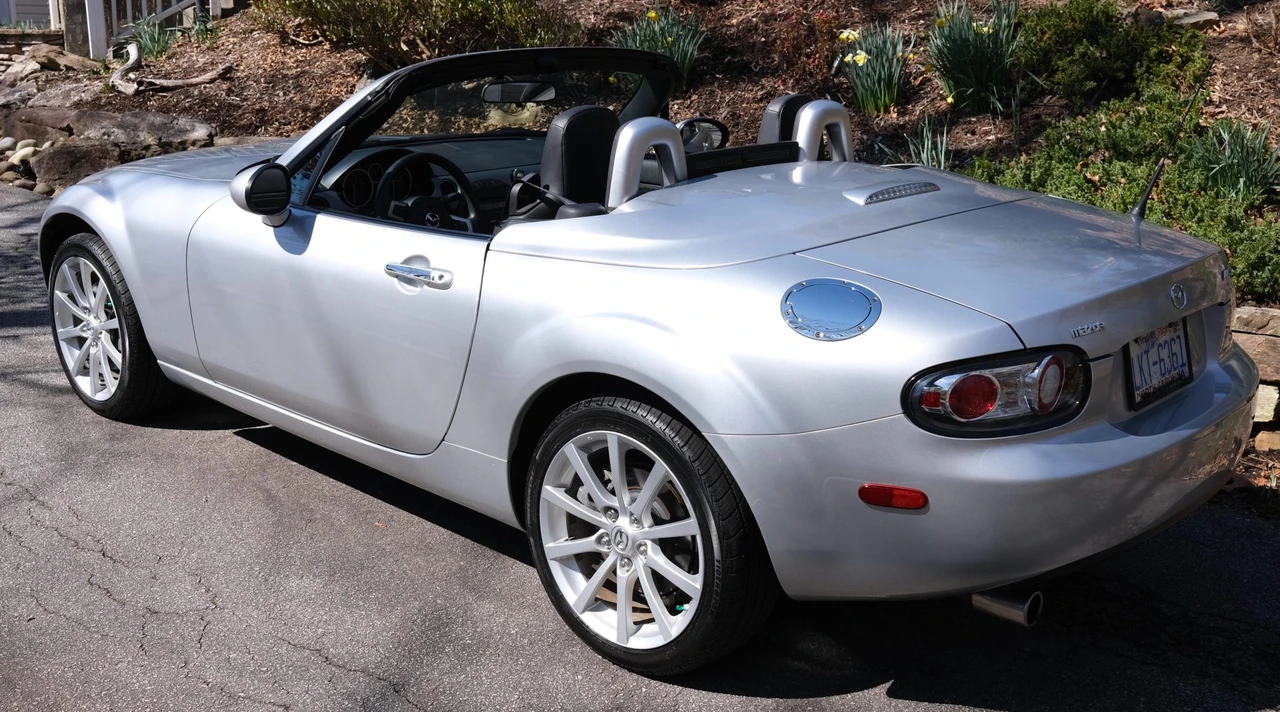2008 Mazda NC MX-5 Miata - Image 19 of 31