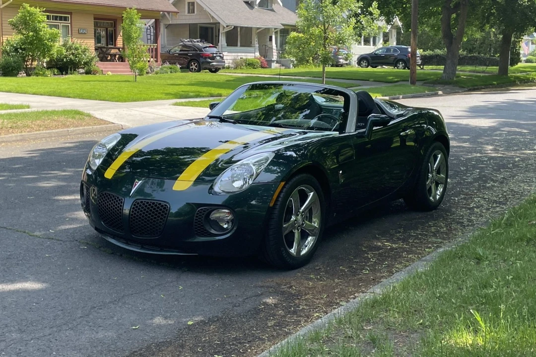 2008 Pontiac Solstice GXP - Image 2 of 31