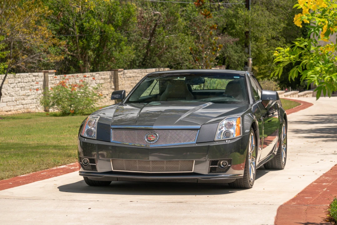 2009 Cadillac XLR-V - Image 3 of 31